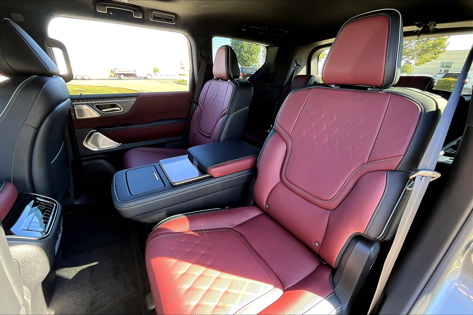 New Dynamic Metal/Black Obsidian 2026 INFINITI QX80 AUTOGRAPH for